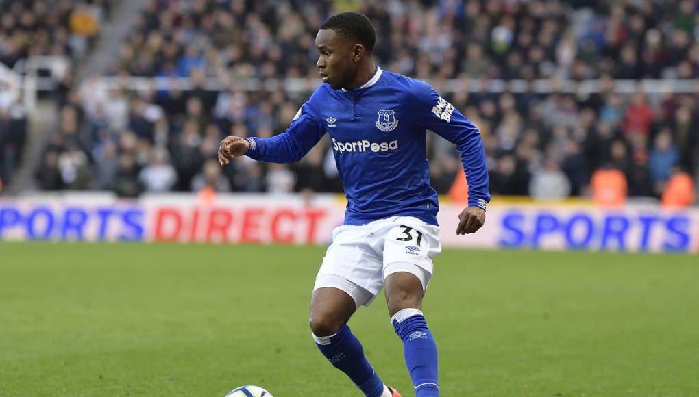 Lookman fue una de las grandes joyas de la cantera del Charlton Athletic, antes de que el Everton lo fichara a cambio de 8 millones de euros. Marcó en su debut con los toffees en la Premier League.