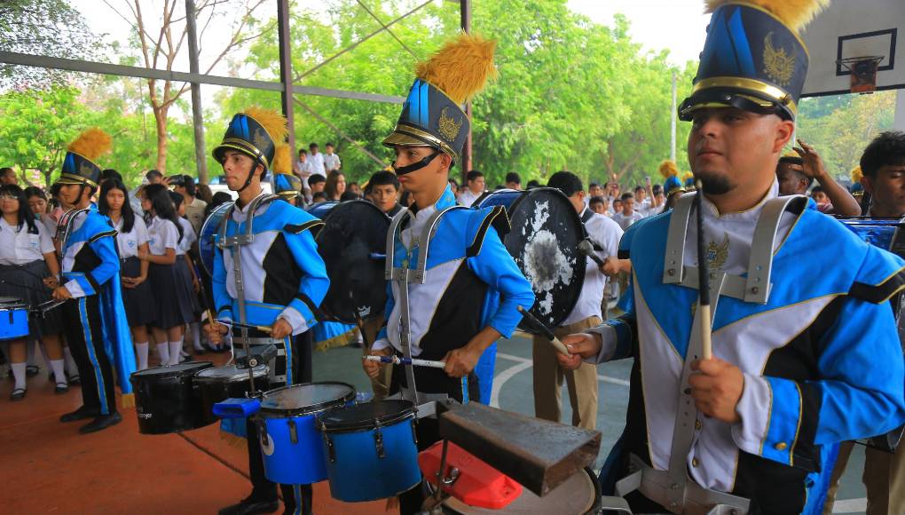 Durante la presentación de la banda las autoridades del instituto destacaron la gira que el grupo realizó el año pasado pro tres ciudades de España en el marco de al celebración de independencia del país europeo.