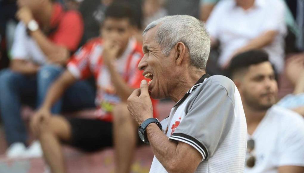 Los aficionados del Vida sufrieron con la derrota frente al Motagua.