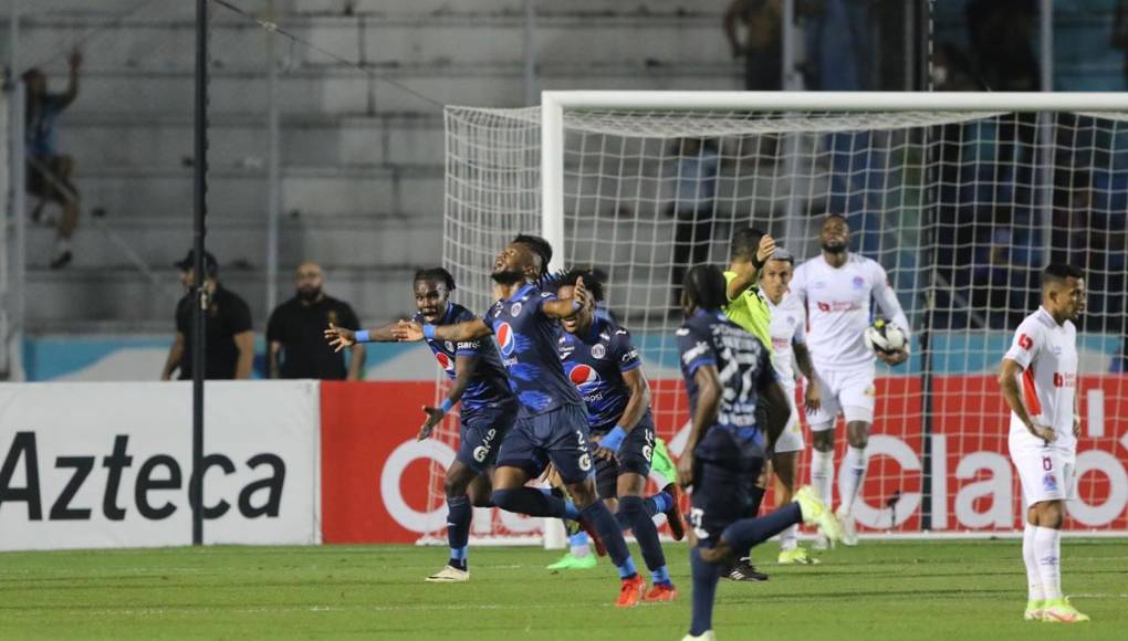 Y Kevin Álvarez se lució con un tremendo golazo para la remontada de Motagua 2-3.