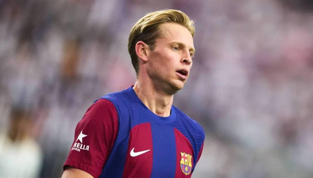 De Jong es uno de los futbolistas más caros del plantel y se mantiene en la agenda del Manchester United. Luis Enrique también lo quiere para el PSG.