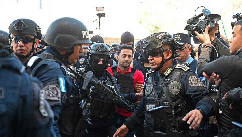 Previamente, el Supremo hondureño también ordenó la detención provisional de David Elías Campbell, considerado el jefe de la Mara Salvatrucha (MS-13) en Honduras y pedido en extradición por EE.UU., quien fue entregado a las autoridades a inicios de noviembre pasado por Nicaragua.