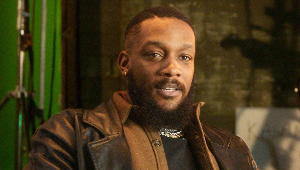 También recuerdan momentos racistas en el set. La madre de Hearne, Tracey, se preguntó por qué su hijo negro aparecía en una escena en la que vendía galletas Girl Scout al estilo de un “traficante de crack” en las calles. “Dan tenía una relación mejor con algunos de los niños blancos”, dice Hearne. “Mi tiempo en Nickelodeon jugó un papel importante en cómo lidié y sigo lidiando con los problemas raciales”. Tracey alega que sus quejas sobre el contenido para adultos del programa y el trato dado a su hijo fueron la razón por la que no le pidieron a Hearne que regresara para la novena temporada. “No tenía idea de qué estaba salvando a mi hijo: era una casa de los horrores”, dice.