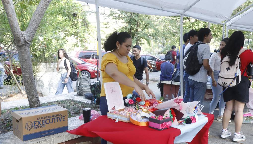 Unah-vs celebra el talento de sus estudiantes con Feria del Artista