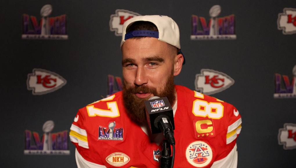 Desde Las Vegas (Nevada), donde sus Chiefs tratarán el domingo de revalidar el título de la NFL frente a los San Francisco 49ers, <b>Kelce</b> aseguró sentirse cómodo con su nueva situación.