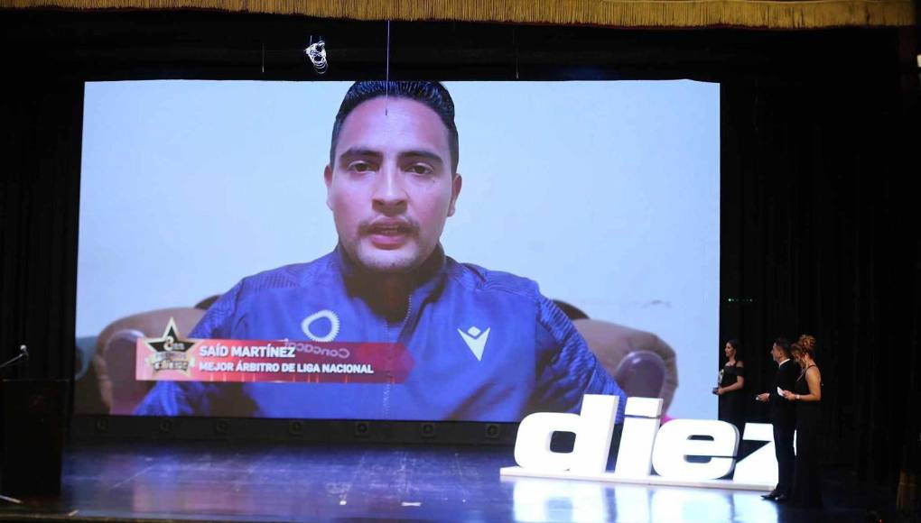 Saíd Martínez ganó el premio a Mejor Árbitro de la Liga Nacional. 