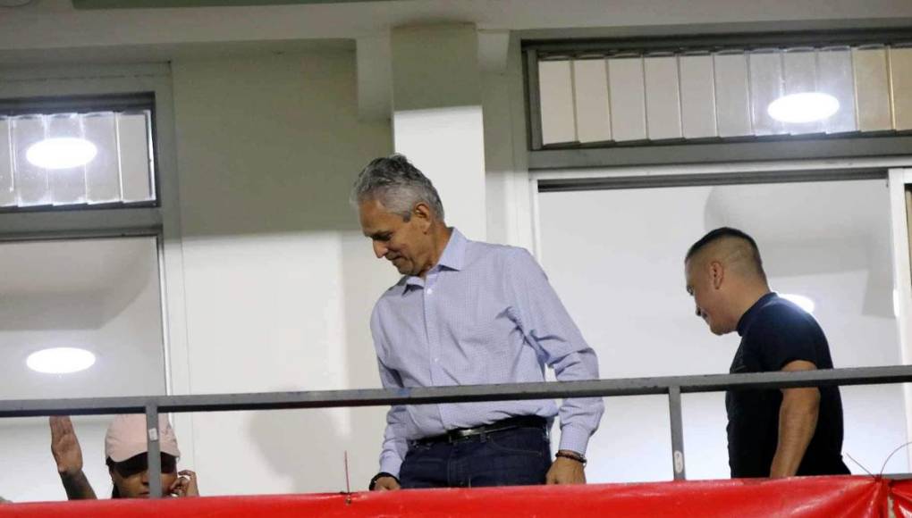 Reinaldo Rueda fue la visita en el estadio Nacional Chelato Uclés durante el Clásico Motagua-Olimpia.