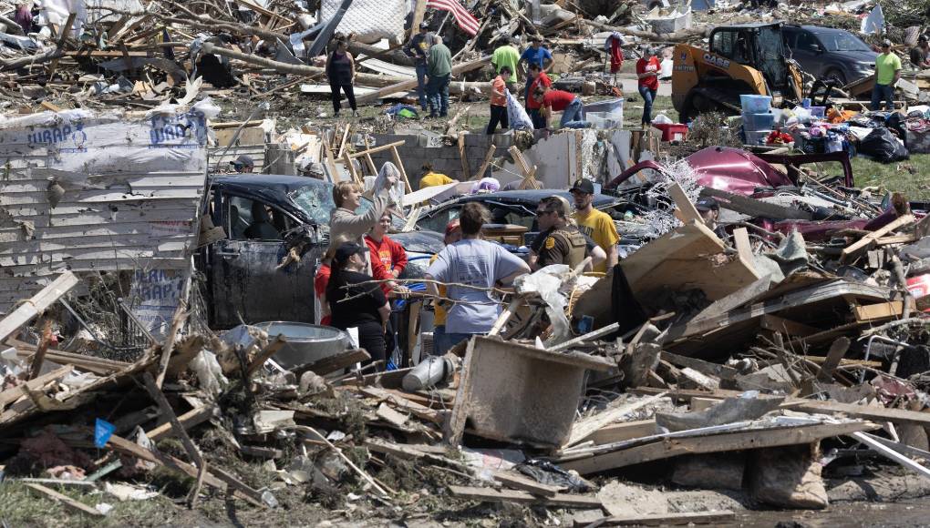 Las poderosas tormentas que se extendieron por el Medio Oeste provocaron múltiples tornado.