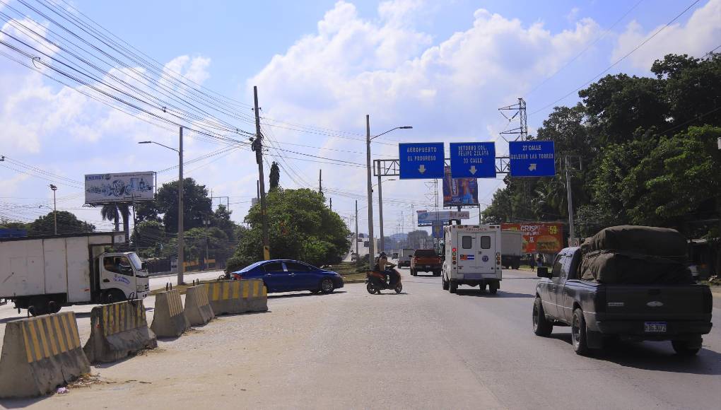 La alcaldía cerró parcialmente con unos grandes bloques de concreto, el cruce a la altura de Cemcol en el bulevar del este, sin embargo, siempre se suscitan accidentes.
