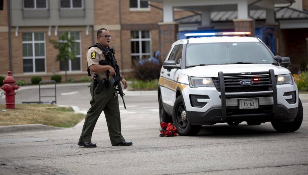 Policía busca al atacante armado tras tiroteo en Chicago y pide a población refugiarse