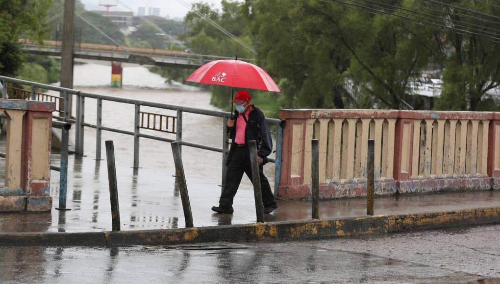 Alerta en Tegucigalpa por lluvias que han dejado múltiples daños y al menos 1,000 damnificados