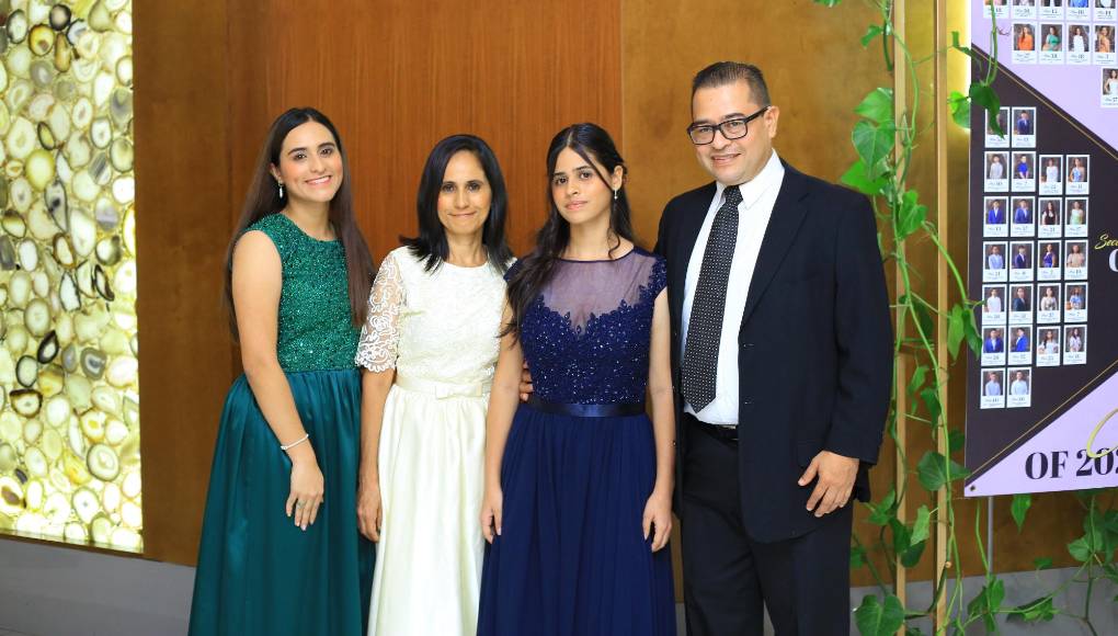 Loren, Carmen, Estefani y Allan Ortega