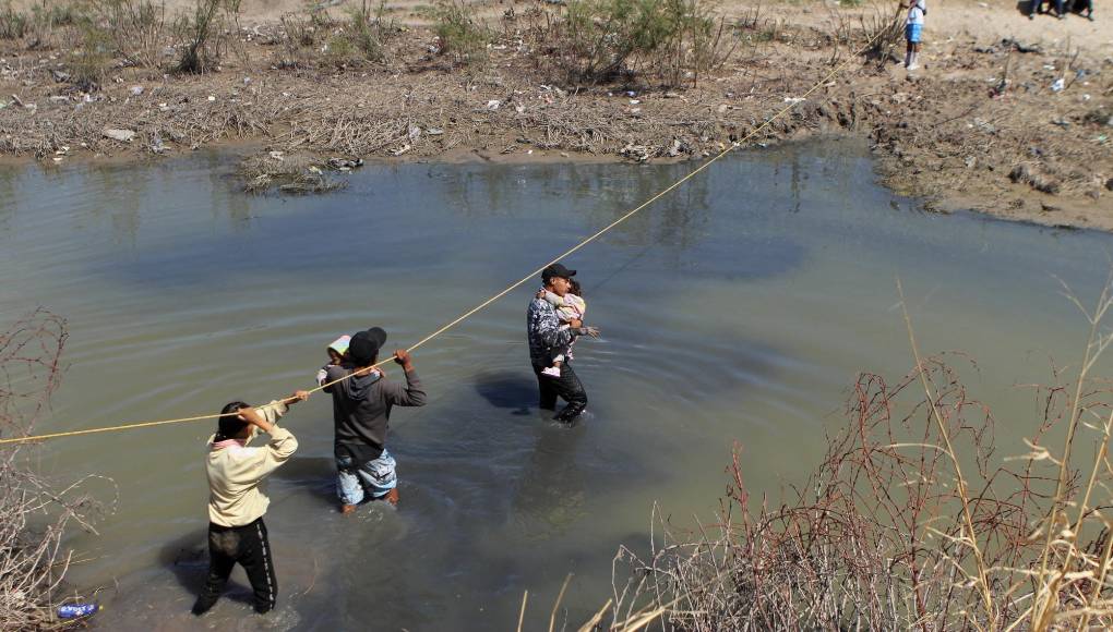 Explicó que busca entrar a Estados Unidos para conseguir dinero para sostener a su familia de tres hijas y dos hijos, además de su esposa.