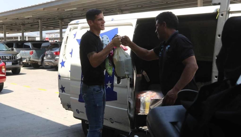 Jonathan Rougier mostró tener buena química con el personal de la Selección de Honduras.