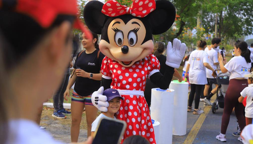 Música, color y diversión, así se disfrutó la primera edición de Running for the Children