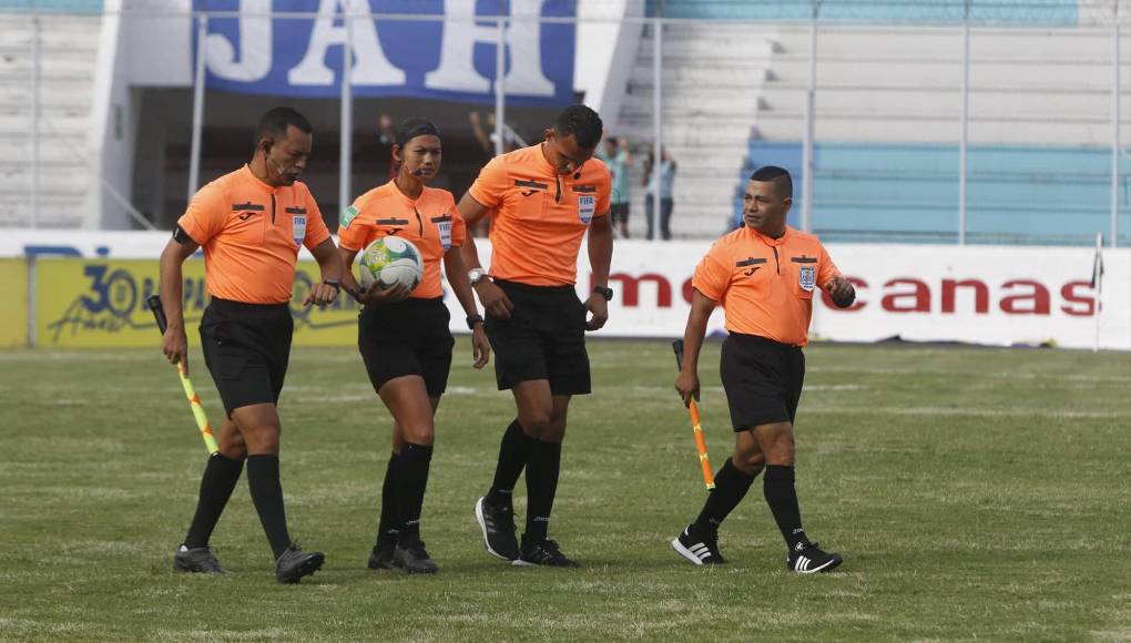 En la primera jornada del Apertura 2022-2023 hubo un hecho histórico ya que debutó una segunda mujer central en la Liga Nacional de Honduras. Se trata de la árbitra Merlin Soto, originaria de Guaimaca, Francisco Morazán, y que tiene 29 años de edad. Ella estuvo en el choque entre Motagua-Honduras Progreso.