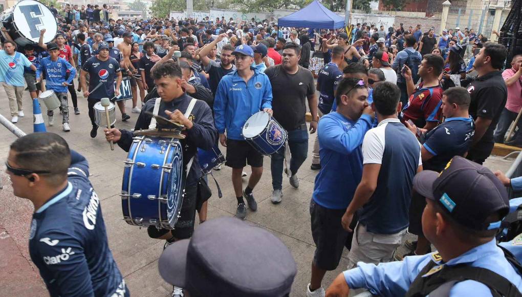 Tremendo ambiente el que se vivió antes del partido. 