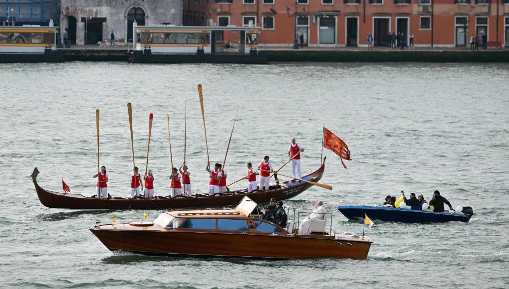 Su historia está estrechamente ligada a la del papado. En el siglo XX, tres patriarcas de Venecia llegaron a ser papas