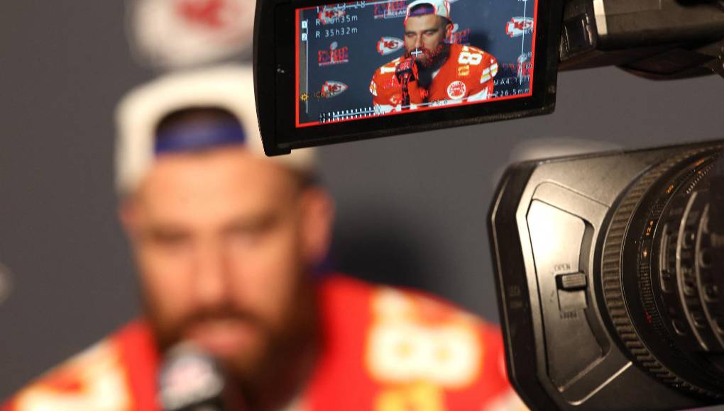 “Creo que es justo”, afirmó el jugador el miércoles. “Todo el mundo se divierte con ello, y no es como si ustedes estuvieran aquí atacándome a diestro y siniestro”.