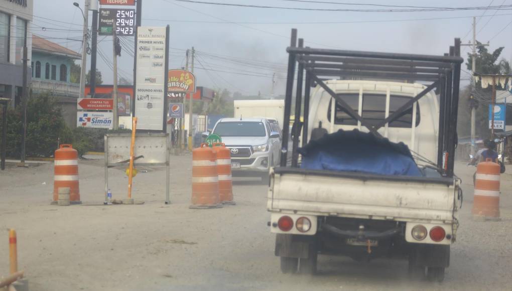 Diario LA PRENSA hizo un recorrido por la zona para constatar el progreso de la importante obra de infraestructura vial que ejecuta el actual gobierno. 