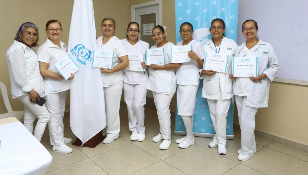 Seguidas de Energelina Santos, Norma Ramos, Suyapa Zúniga, María Paz, Reina Díaz, Enna Moreles y Gloria Fuentes. 