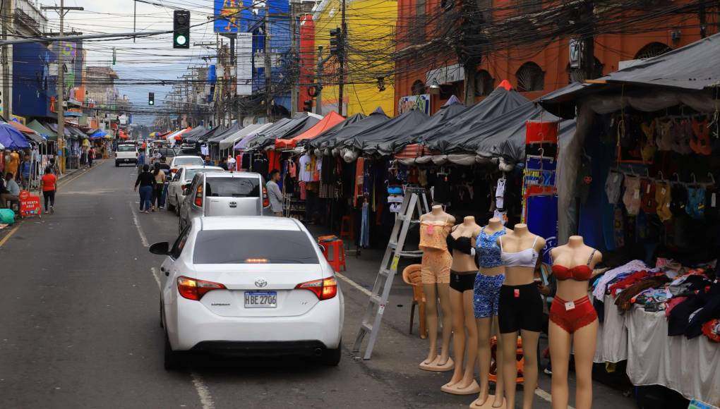 Demandan la recuperación de aceras y la peatonal de San Pedro Sula