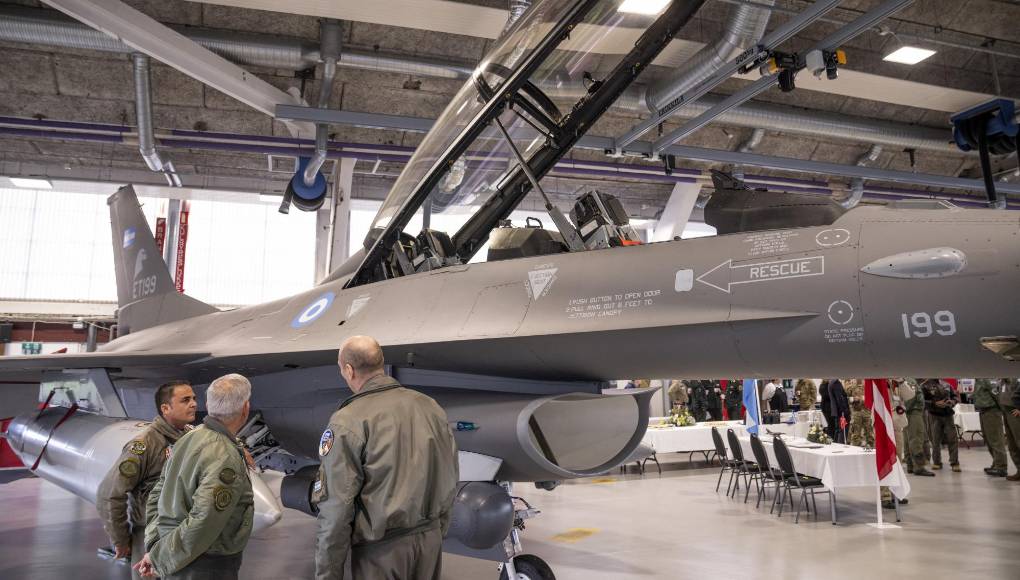 Con esta compra, de unos 300 millones de dólares según ambos gobiernos, “<b>Argentina</b> recuperará luego de muchos años la capacidad de interceptación supersónica”, señaló un comunicado del ministerio de Defensa.