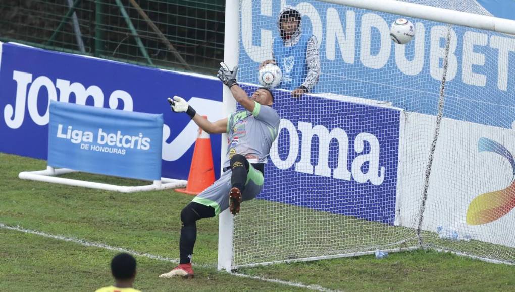 El Marathón empezó ganando frente al Génesis con un golazo de Damin Ramírez de tiro libre, el cual fue no pudo parar Gerson Argueta.