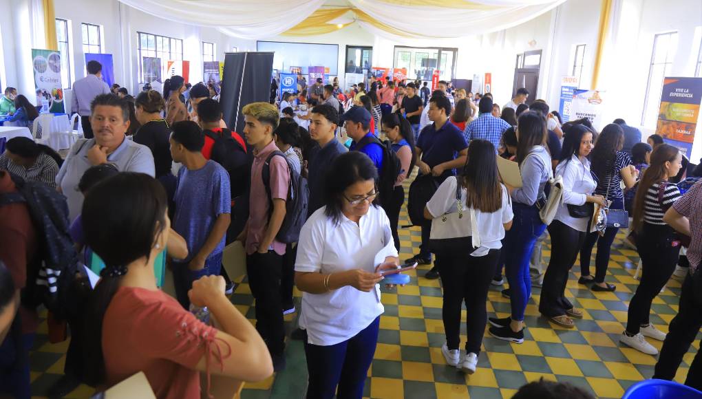 Luego de las entrevistas rápidas, las empresas llamaran a quienes sean seleccionados para una entrevista más detallada en las empresas.