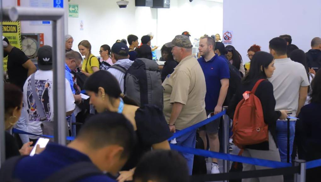 Las aerolíneas con destinos de playa como La Ceiba, Roatán y Utila incrementan sus vuelos para esta temporada. También destinos internacionales como Guatemala, Miami y México aumentan.