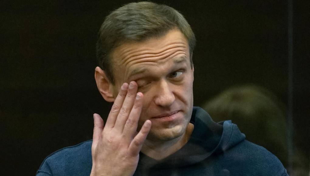 Sin embargo, ni esos éxitos y ni el envenenamiento movilizaron a las multitudes en Rusia, donde las manifestaciones se reprimieron rápidamente. Las autoridades parecían decididas a hacerle la vida imposible al opositor que dijo estar decidido a no rendirse jamás.