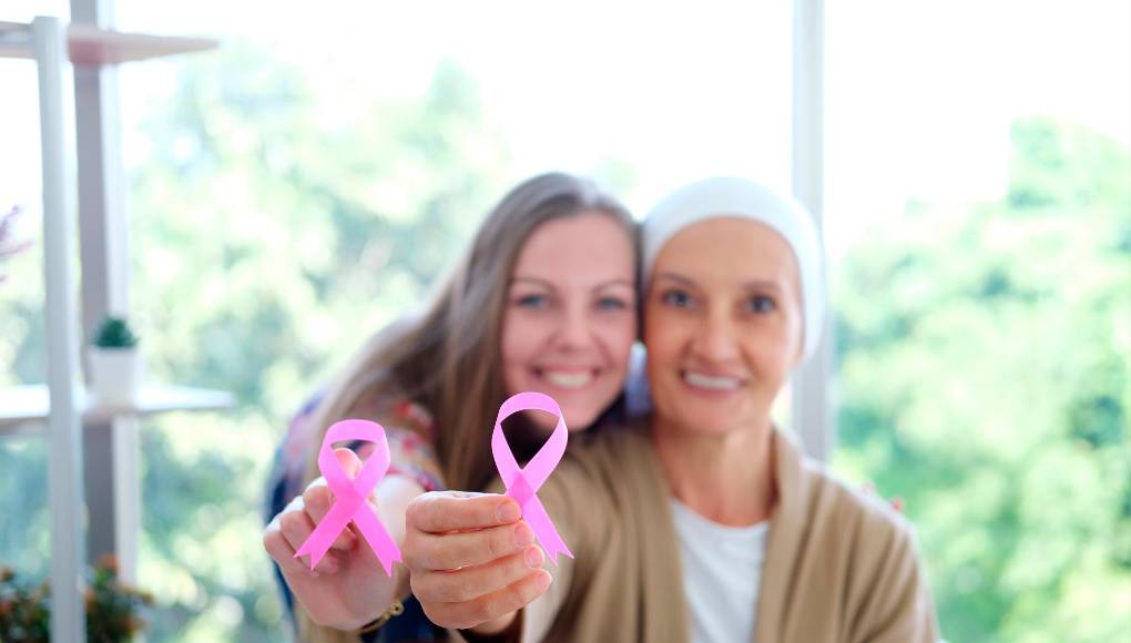 Ser mujer, el principal riesgo de padecer cáncer de mama