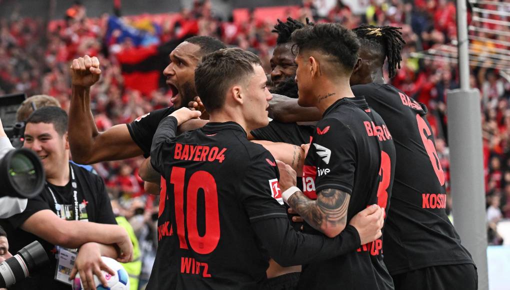 En el segundo tiempo, Granit Xhaka, en el minuto 60, y Florian Wirtz, en el 68, 83 y el 90, sellaron la goleada de 5-0 del Levekusen al Wender Bremen para su primer título de la Bundesliga, que rompe una serie de 11 ensaladeras seguidas para el Bayern.