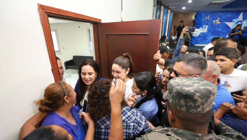 Algunos dirigentes de base del Partido Nacional, como Mercedes Saravia, mostraron su apoyo a Ana García.