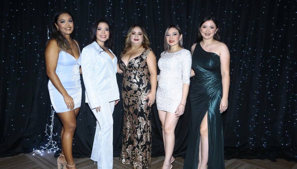 Leyla Pineda, Estefany López, Karla Murillo, Yoseline Flores y Nicole Leiva