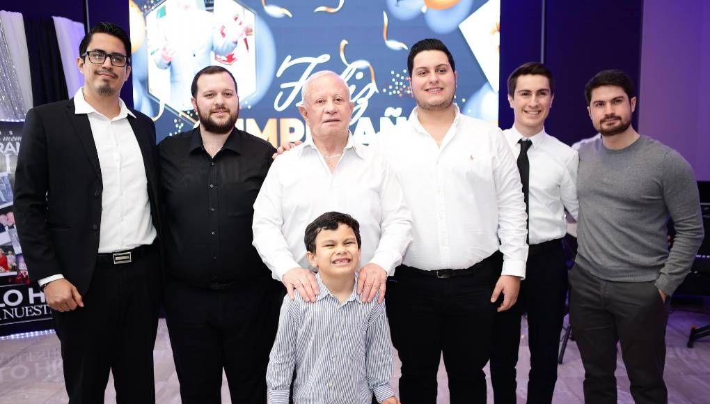 Carlos Eduardo, Roger, Roger D.anilo, Julio, Ricardo, Roger y Emiliano Sánchez Valladares