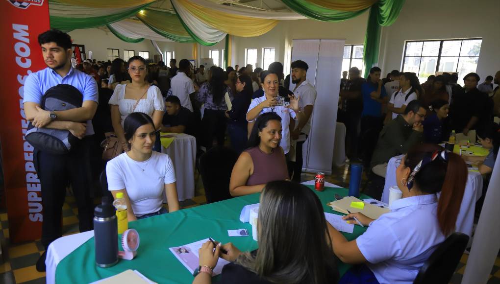 Las empresas les hicieron entrevistas rápidas para ir seleccionando los perfiles que van acorde a las vacantes.