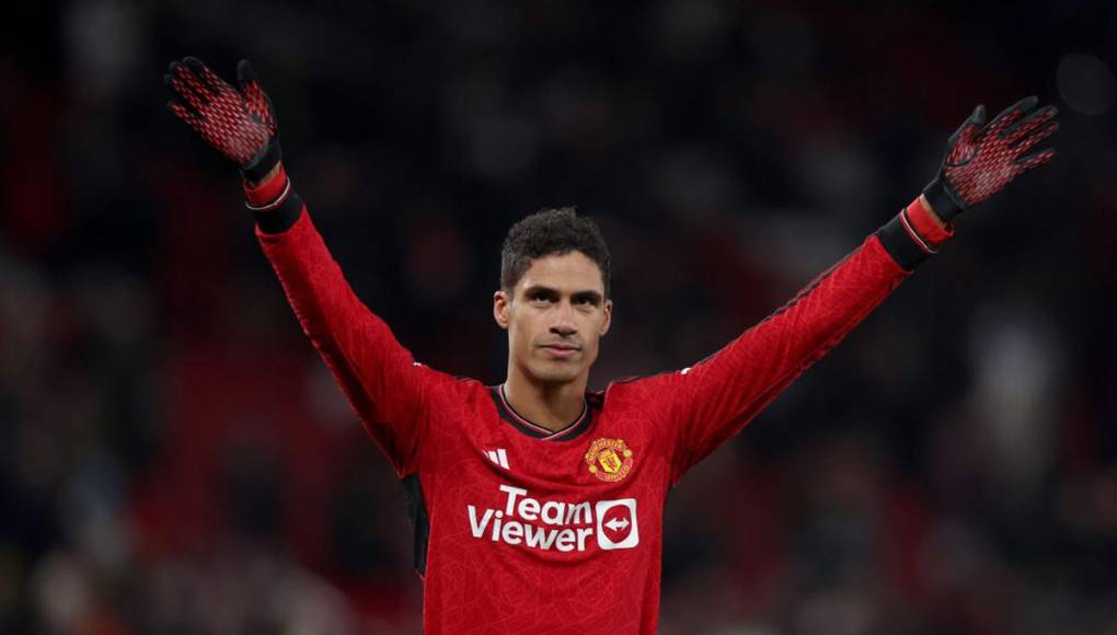Raphaël Varane - El defensa francés está en la lista negra del Manchester United. También tiene contrato hasta junio de 2025.