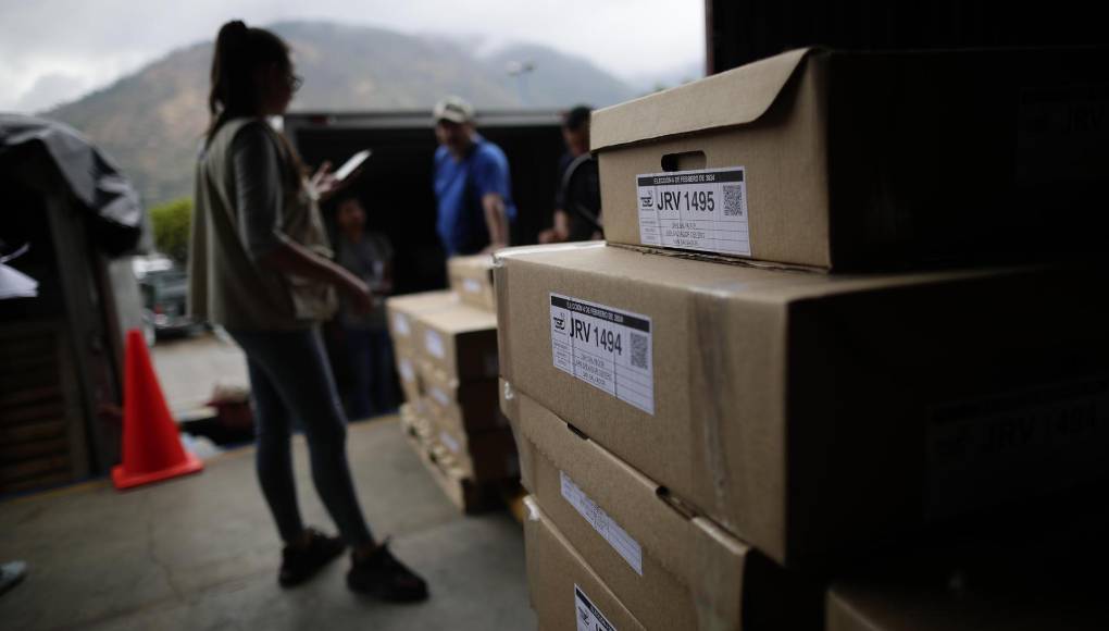 Desde la aprobación del régimen de excepción en marzo de 2022, se han producido más de 75.000 detenciones. Rina Montti, de la organización humanitaria Cristosal, no da abasto. 