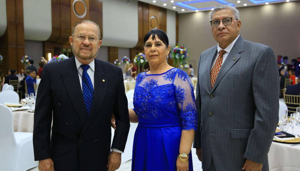 <br />Cristobal y María Elena Corrales, José Luis Nuñez