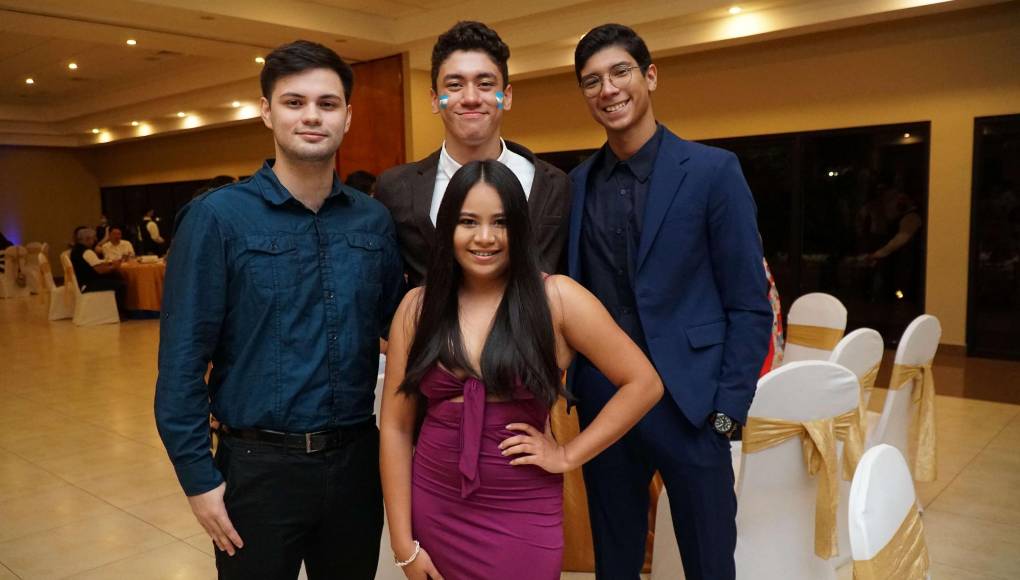 Alfonso Durán, Gabriel Martínez, Fernando Estrada y Katherine Ferrufino