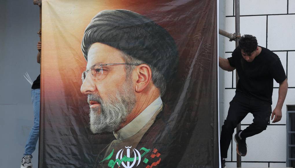 “El gran espíritu del presidente popular y revolucionario de <b>Irán</b> se ha unido al reino supremo”, indicó por su parte la agencia oficial de noticias Irna. 