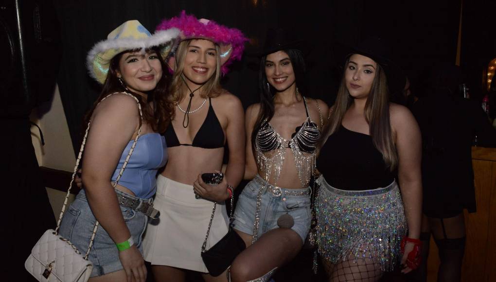 Sherlyn Martinez, Alison Quiroz, Luisa Pineda e Isabel Echeverry