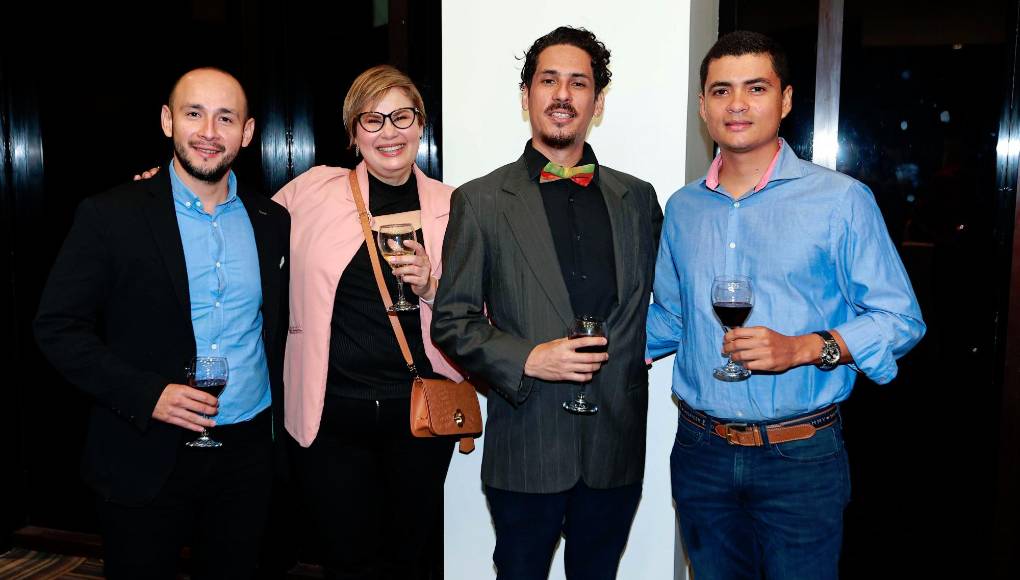 Jorge Reyes, Carolina Delgado, Carlos Lamonthe y Omar García