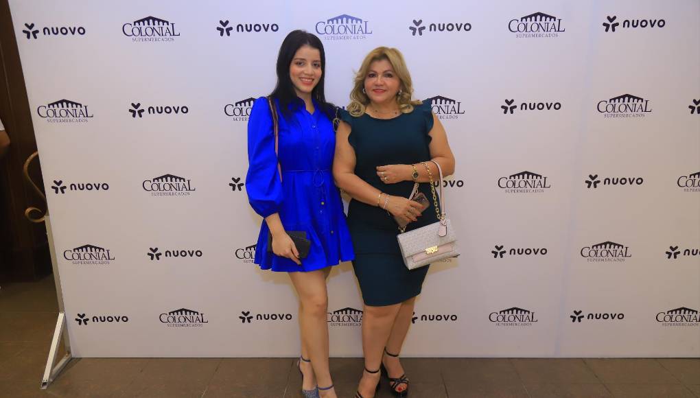 Angie Galdámez y Ana Bú