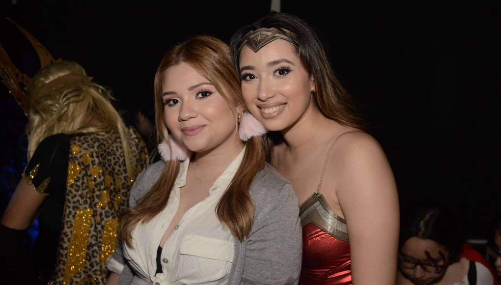 María José Espinoza junto a Andrea Bueso