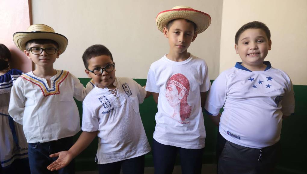 Jesús Castillo, Sebastián Iscoa, Allan Banegas y Gabriel Morales