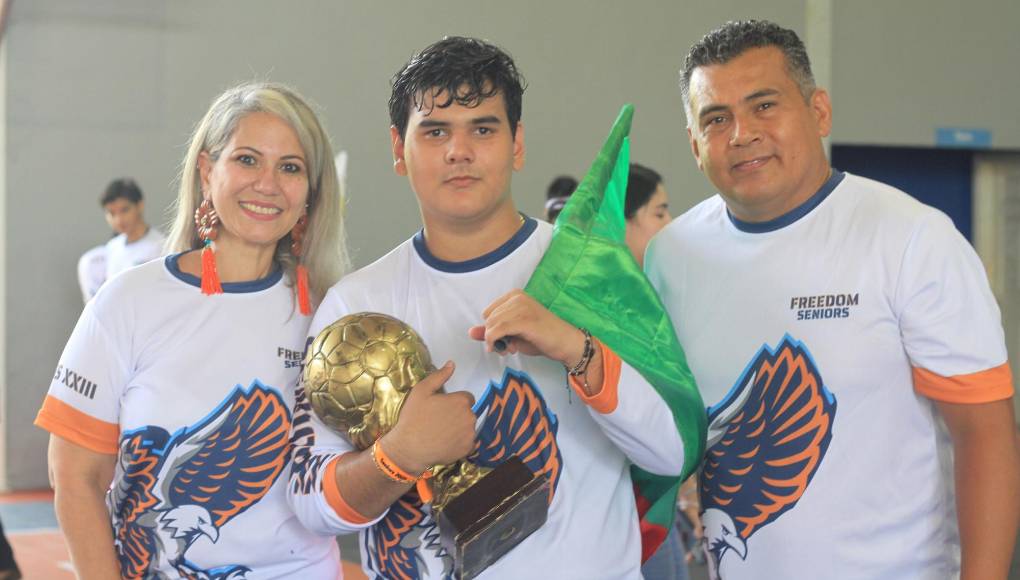 Marta Ulloa, Joseph Canales y Francisco Canales