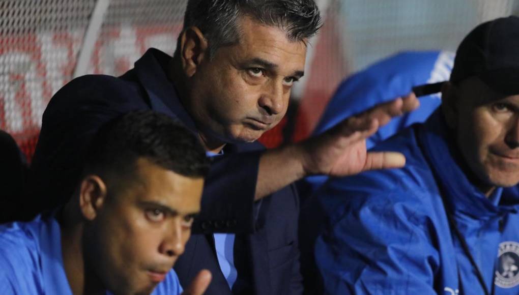 Diego Vázquez durante los primeros minutos del partido de ida de las semifinales contra el Olimpia.