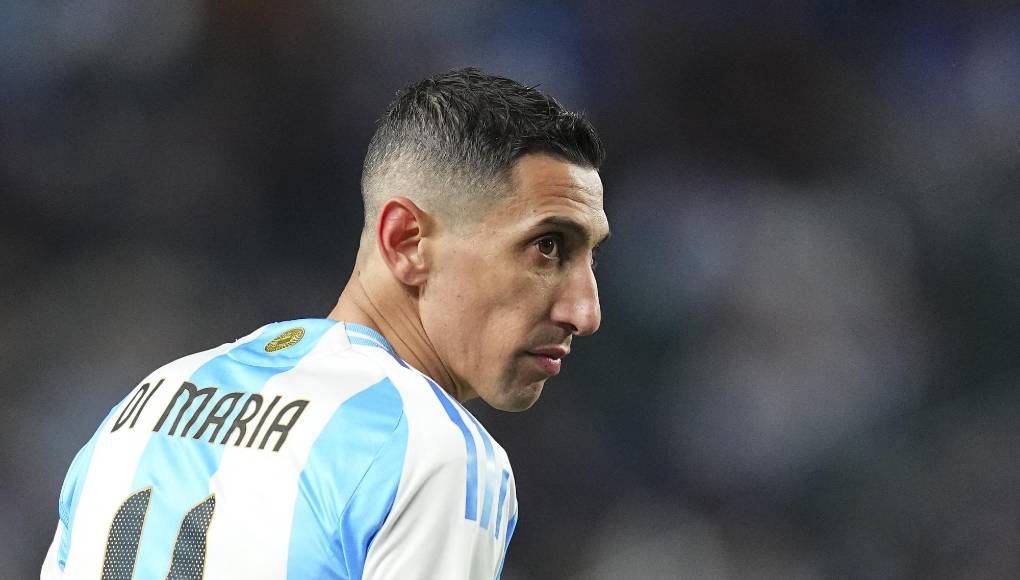 Sin embargo, la prensa local reveló que la bolsa llevaba una tarjeta con la leyenda “Familia Di María” y la nota decía “Ni (Maximiliano) Pullaro te va a salvar”, en referencia al gobernador de la provincia.